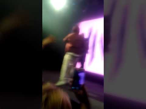 Momo ft. Ego - Naživo Ateliér Babylon