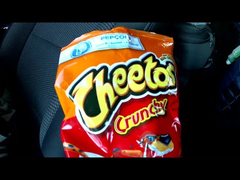 女性の歯にチートが入っていたことが強盗の逮捕につながる (Cheetos in woman’s teeth lead to burglary arrest)