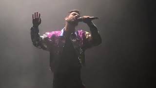 Agoney canta &quot;Without you&quot; en su concierto de Zaragoza 14-12-18
