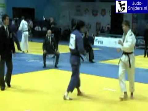 Judo 2009 Moscow: Abdel Akher (EGY) - Kazydub (RUS) [-81kg].