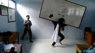 Download lagu Viral Gayn ! Ateaksi Reog Pake Papan Tulis Ketahuan Guru mp3 Download lagu Viral Gayn ! Ateaksi Reog Pake Papan Tulis Ketahuan Guru mp3
