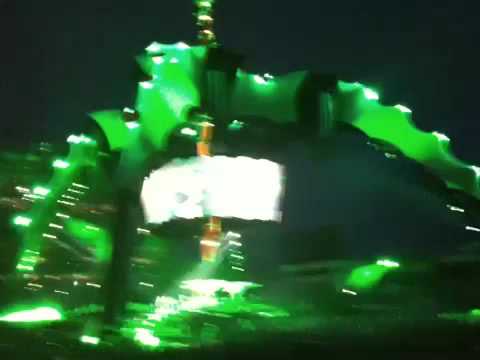 U2 singing for Iranian people