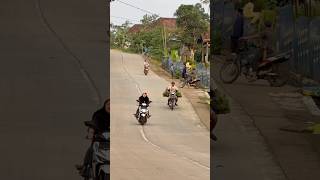 Download lagu Rossi Anglo Raya mp3