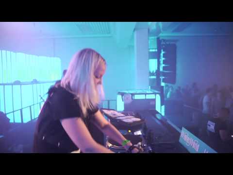 Hanna Hansen @ WinterWorld 2012 official)