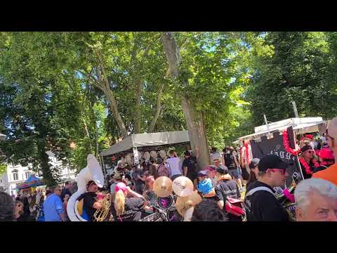 confetti Sommer Festival von der Narrengilde Lörrach von lasser guggen Explosion 11 Juni 2022