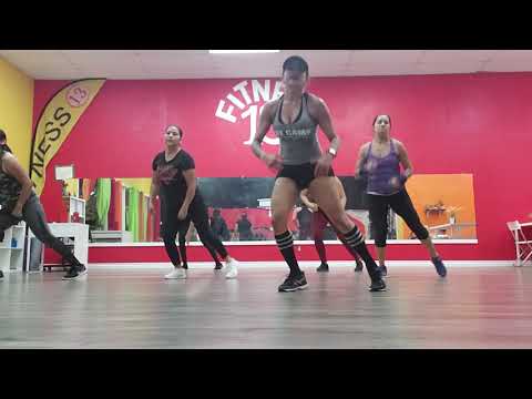 Zumba class Karen 🇵🇷 " ponle " Farruco & j Balvin