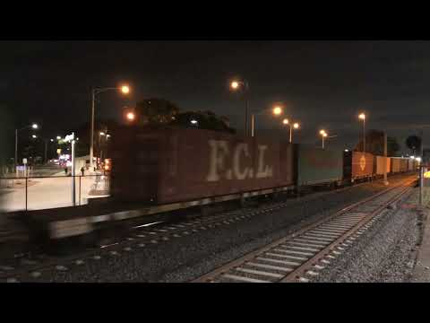 NR56 Overland and NR20 NR122 passing Hoppers Crossing