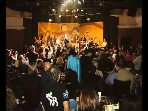 Walakata Ft Herman Olivera - 8 Mi Gente (Official)