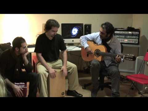 Pakete y Guille. Una jornada particular. Clases de cajón en la Guitarreria de Pakete.