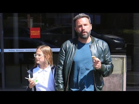 download lagu mp3 mp4 Jennifer Garner Ben Affleck Boand M, download lagu Jennifer Garner Ben Affleck Boand M gratis, unduh video klip Jennifer Garner Ben Affleck Boand M