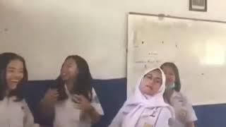 Download lagu Tiktok gokil hot dan luck😃😅😀😀 mp3