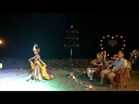 Jantar Romântico com Danças Balinesas