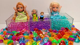 At the hotel !  Elsa & Anna toddlers are on vacation - fun activities - Barbie dolls #hotel