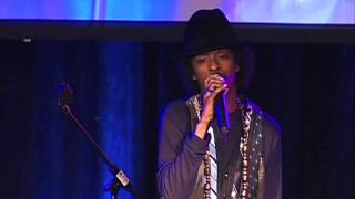 K&#39;naan - Thinking blue live performance of &quot;Fire in Freetown&quot;