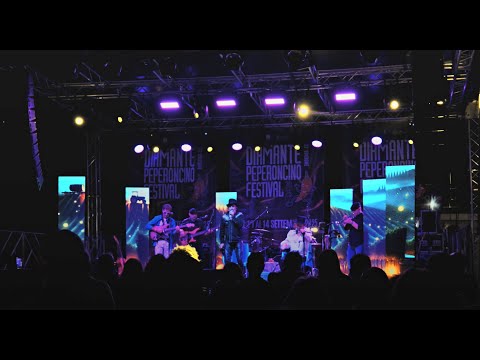 Tonino Carotone e Giulio Wilson - Demasiado Internet Preferisco il Cabernet (Official Videoclip)