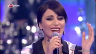 Zara &amp; Serkan Çağrı &#39;&#39;Bir Bakış Attın Kalbimi Yaktın&#39;&#39;