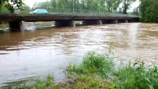 preview picture of video 'Hochwasser Überschwemmung Mainleus 1 Juni 2013 MAIN'