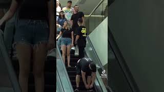 エスカレータの海外ドッキリが秀逸ｗｗｗ