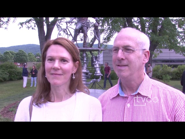 Reportage – Inauguration du monument Bleu Cycle