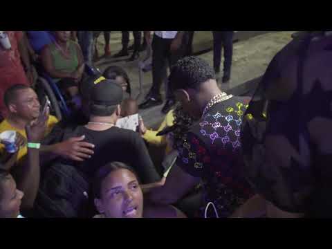 Toxic crow le da trompon a un fresco que le agarra la nalga a la insuperable