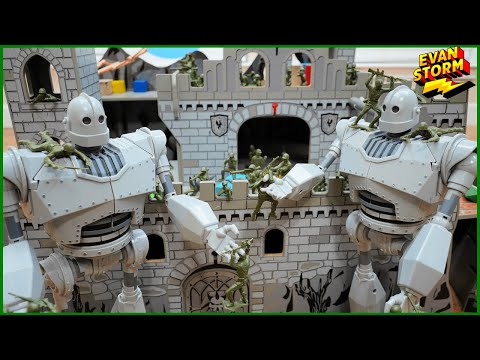 👽 Pretend Play Castle Defense: Plastic Army Men VS Alien Iron Giants from Space
