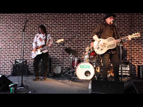 Richie Owens & The Farm Bureau live at Soulshine Pizza (2013)