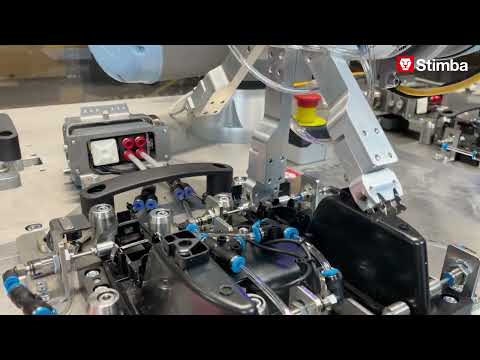 Aplikácia klipovania s cobotom v automotive UR16e