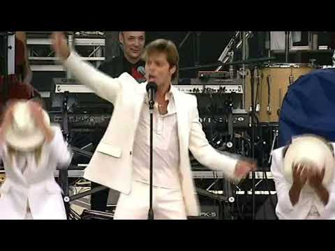 Ricky Martin - The Cup Of Life (Live in The U.K. 2001 - La Copa De La Vida) HD