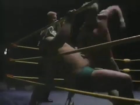 Paul Orndorff rips up Ronnie Garvin's towel & chokes him with it (w/promos) - 9/19/1992 - SMW