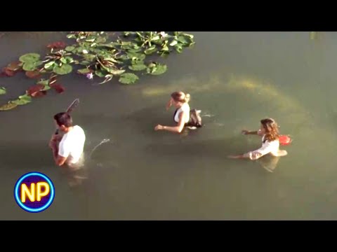 The Snake is in the Water | Anacondas: The Hunt For The Blood Orchid (2004)