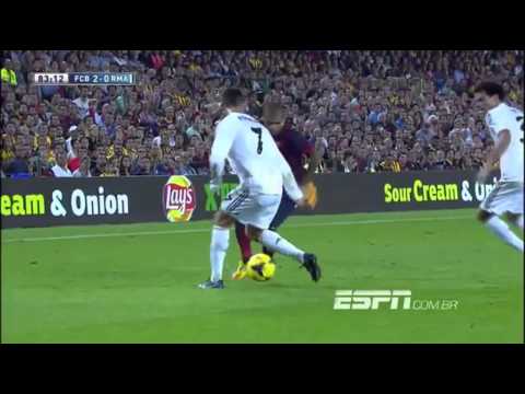 caneta daniel alves no cristiano ronaldo