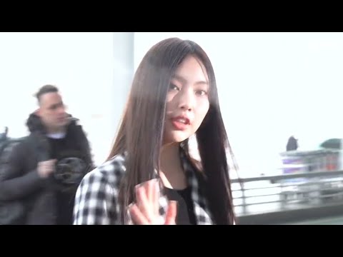 NewJeans Hyein Heading to Paris Fashion week 230305 ICN