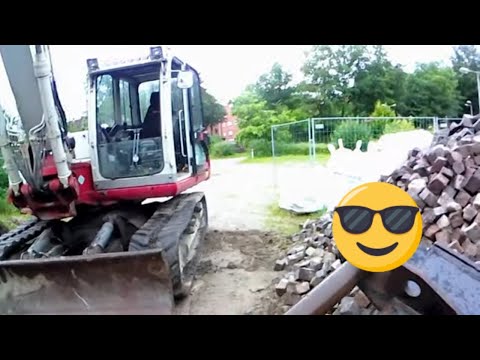 Baggerfahrer Raudi-Bagger fahren-Mit 14 Tonnen Kettenbagger durch Bad Segeberg (Takeuchi TB1140)