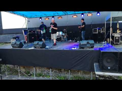 IQ:60 - IQ:60 - Kilo + Buřt (Live 24.6. 2017)