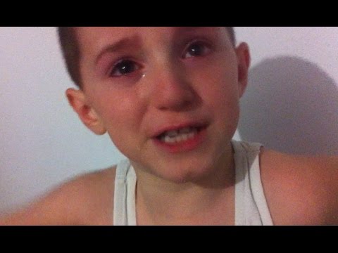 Endriti 6 vjeçar qan, fyen Messi-n & hedhë fanelën e tij pas humbjes në finale FIFA 2014