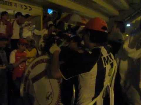 "SANTA FE vs equidad - Yo no se lo que tomado pero estoy descontrolado" Barra: La Guardia Albi Roja Sur &bull; Club: Independiente Santa Fe