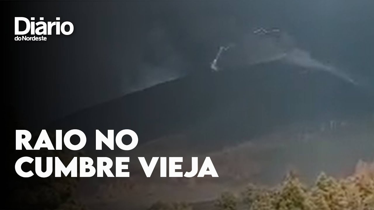 Imagem da notícia Vídeo flagra momento em que raio atinge vulcão Cumbre Vieja, em La Palma