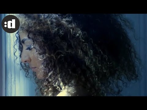 Nadia Gattas - Rejser Gennem Tiden (Official Video)