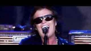 Black Country Communion: &quot;Cold&quot; - Live Over Europe