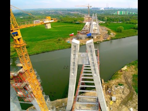 Kraków: budowa mostu przez Wisłę z lotu ptaka