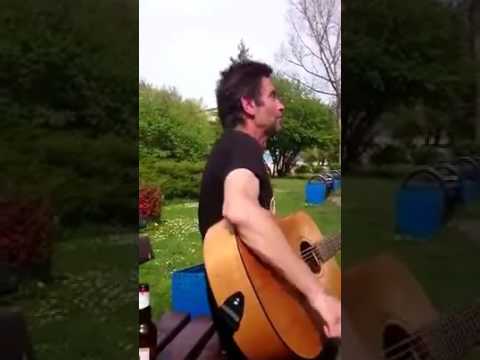 KŁÓTNIA W PARKU! MOHEROWY BERET ATAKUJE.