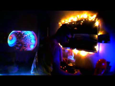 Low lights in Friday Night  -  Newton B.  -  Tech House Vinyl set