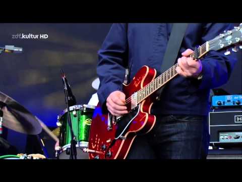 Noel Gallagher`s High Flying Birds - Half The World Away Live @ Isle of Wight Festival 2012 - HD
