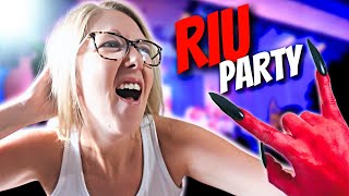 BEST Party of ANY All-Inclusive Resort ??? (RIU Reggae Montego Bay, Jamaica)