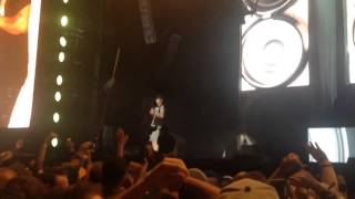 EMINEM-Show some noise and make some love- LIVE Squamish Fest 2014
