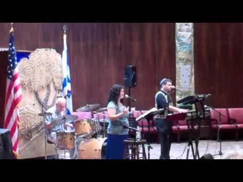 Modeh Ani by Bradley Nelson and Jill Goldman (English clip) - The Kadima Band