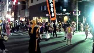 preview picture of video '【エイサー】那覇・松山〜若狭青年会 Okinawa, Naha city【道じゅねー】'