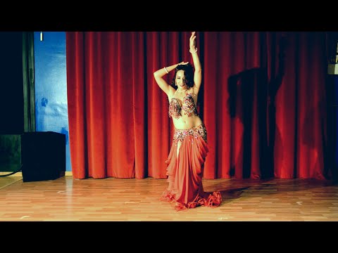 Elettra Miniero Belly Dancer