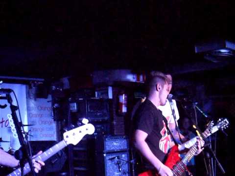 bromas aparte- voy a hacerte sonreir