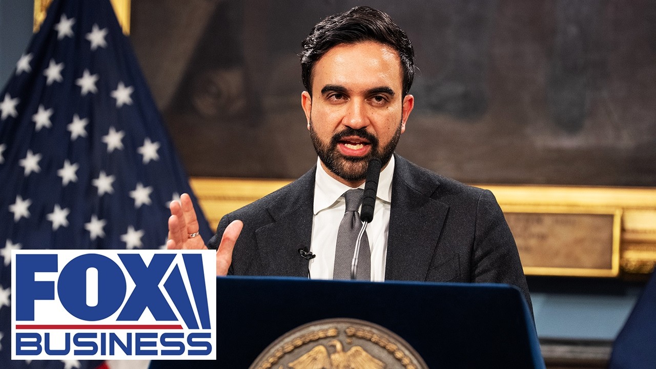 Mamdani takes aim at Reagan during EXPLOSIVE grocery store push